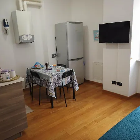 Magenta Centre Economy Genoa