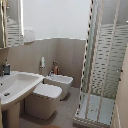 Magenta Centre Economy Apartment *