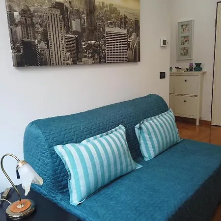 Magenta Centre Economy Daire
